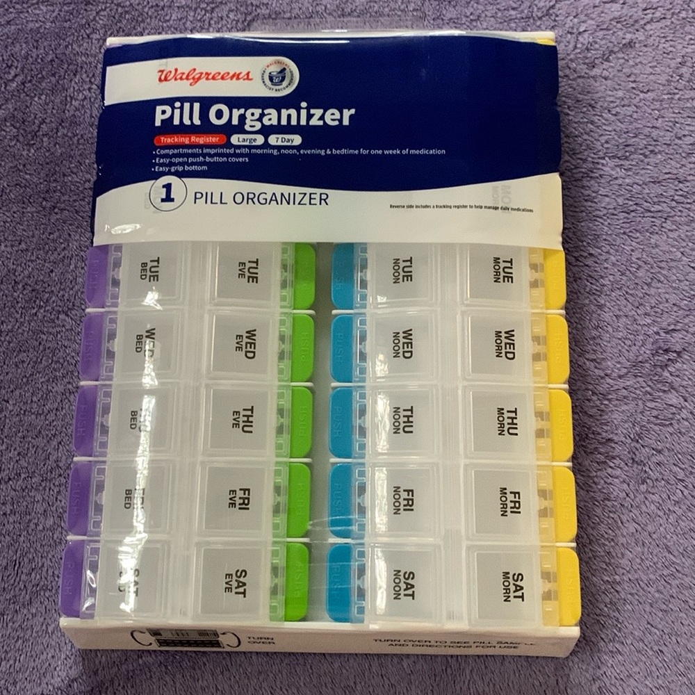 🎁New Pill Organizer Large 7 Day Ez Open Covers
